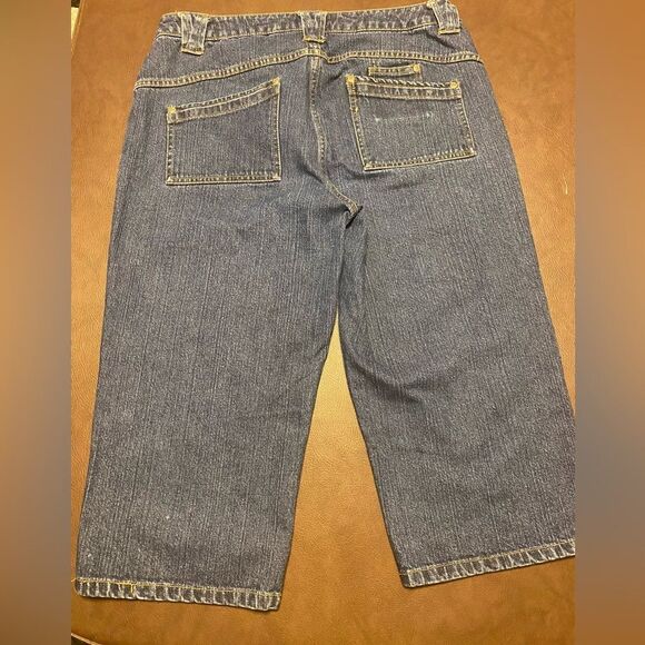Nice capris jeans by Faded Glory in size 12 - Picture 2 of 2